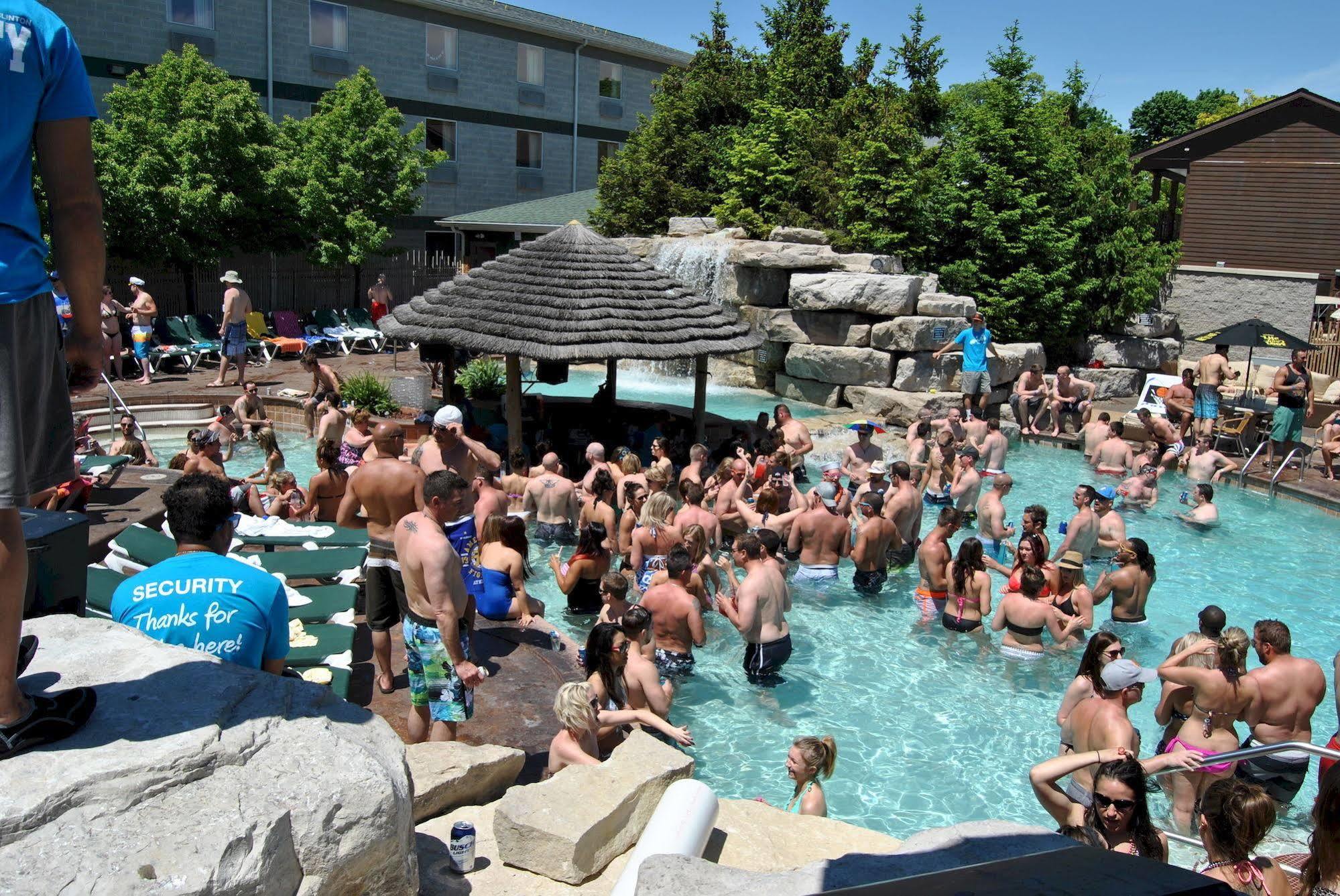 Commodore Resort Put-in-Bay Exterior photo